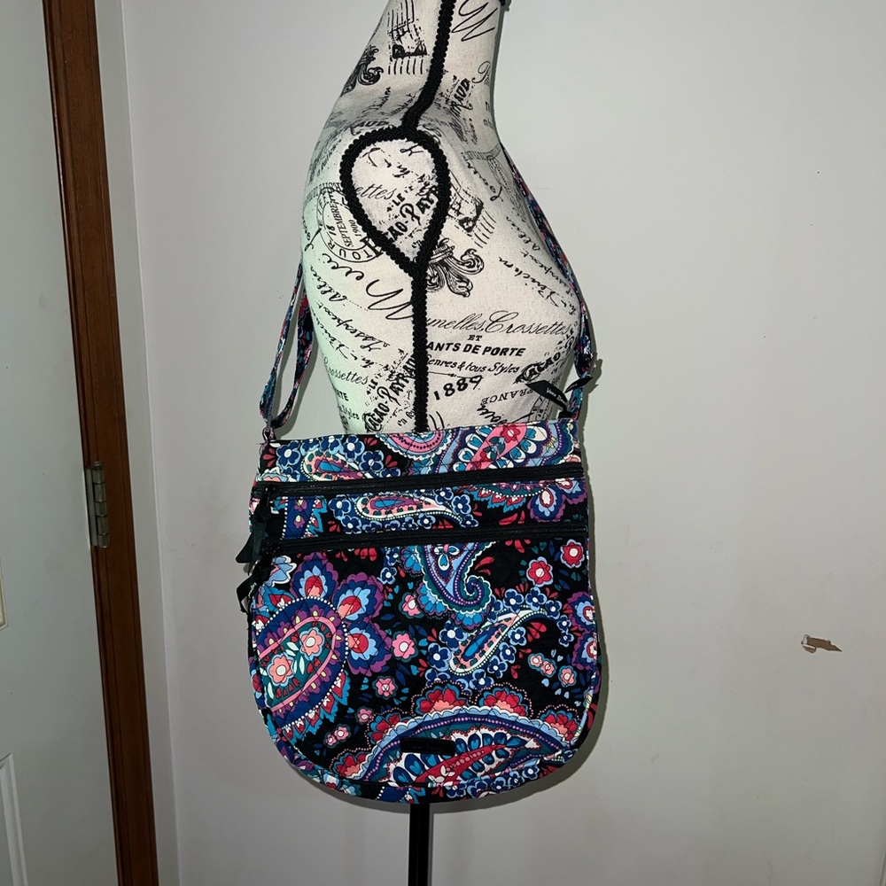 *5/25* Vera Bradley Vibrant Paisley Crossbody Bag